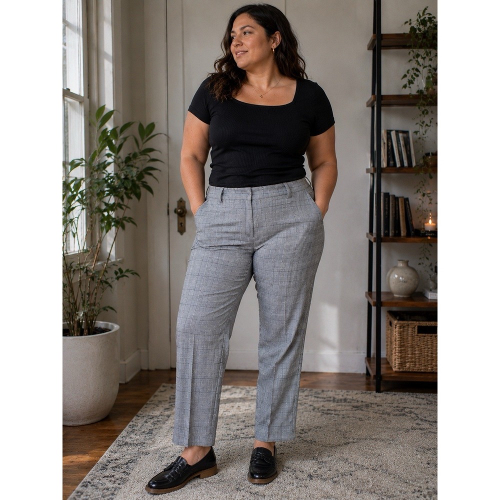 Jones New York Signature Sydney Women's Size 12 Gray Plaid Ankle Dress Pants